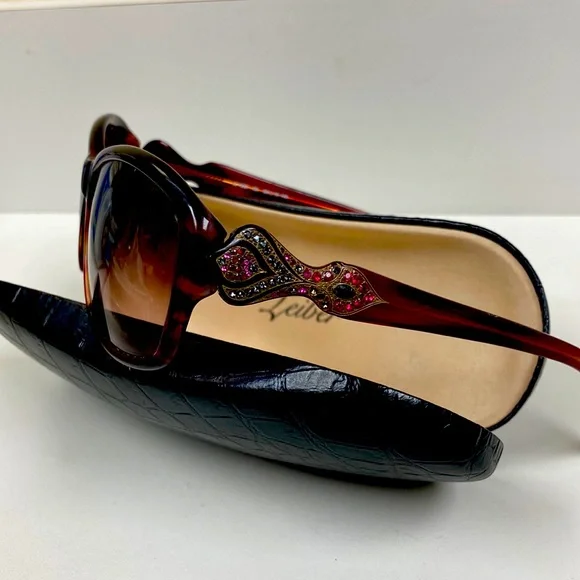 Judith Leiber | Accessories | Judith Lieber Stunning  display picture 1
